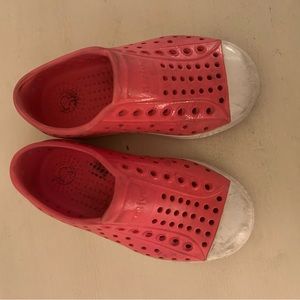 Native shoes toddler size 8